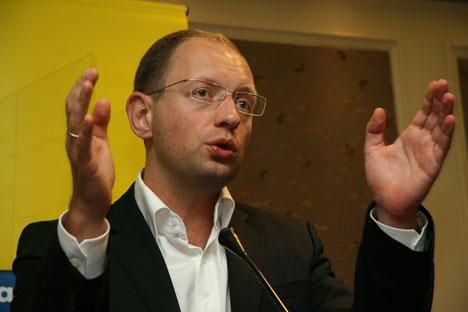 Яценюк призвал политиков не превращать Раду в дорогой цирк