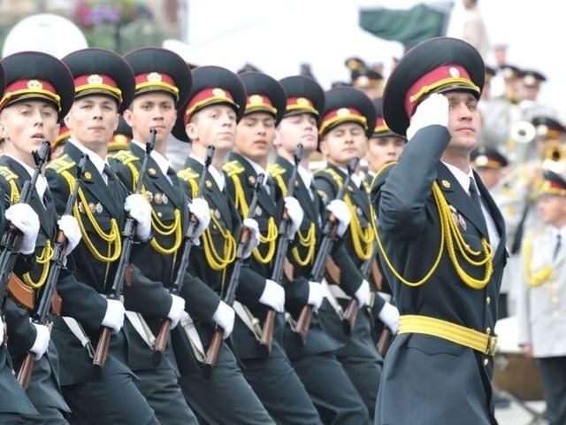 Міноборони готове підняти зарплату військовослужбовцям на 35% Міноборони готове підняти зарплату військовослужбовцям на 35%