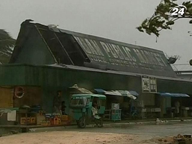 Жертвами тайфуна на Филиппинах стали более 200 человек Жертвами тайфуна на Филиппинах стали более 200 человек