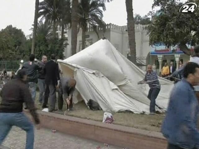Исламисты снесли палаточный лагерь оппозиции в Каире