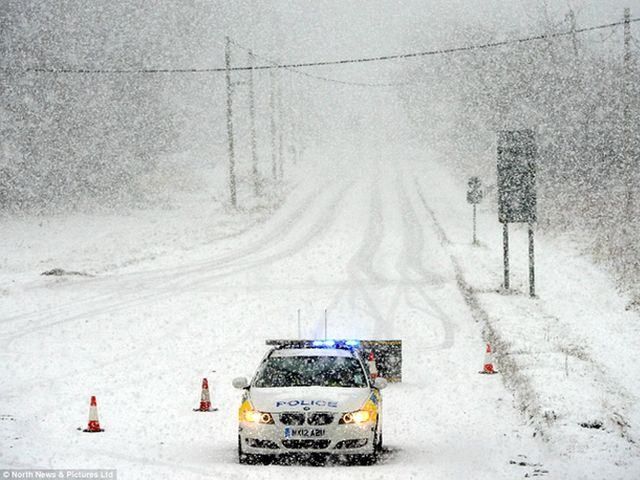 У Великобританії – дорожній хаос через снігопади (Фото)