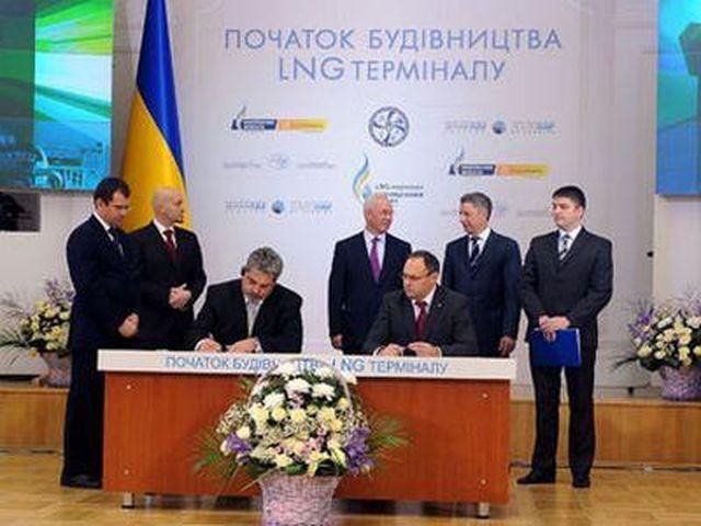 Человек, который подписал скандальное соглашение касательно LNG-терминала - лыжный инструктор Человек, который подписал скандальное соглашение касательно LNG-терминала - лыжный инструктор