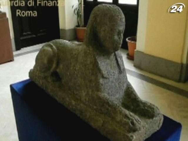 Римские правоохранители нашли похищенную статую Сфинкса