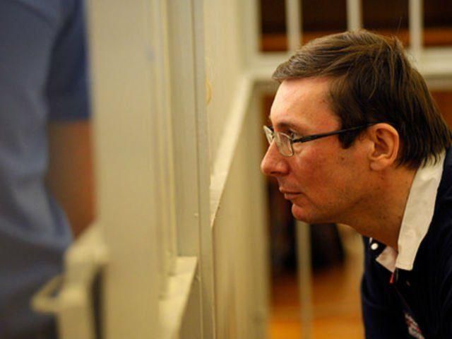 Ни о каких угрозах жизни Луценко вообще не идет, - врач Ни о каких угрозах жизни Луценко вообще не идет, - врач