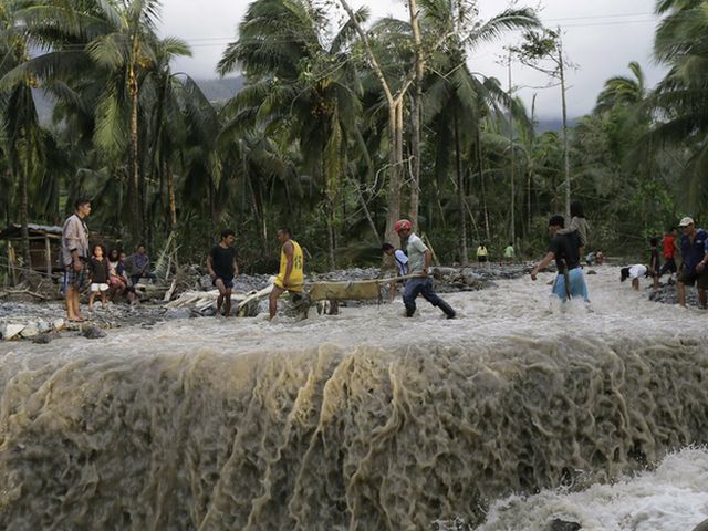 Тайфун на Филиппинах унес полтысячи жизней (Фото)