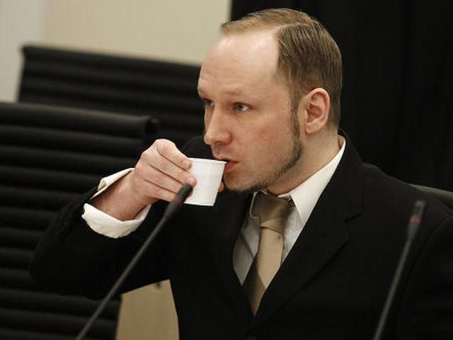 Мати Андерса Брейвіка вперше відвідала його у в’язниці Мати Андерса Брейвіка вперше відвідала його у в’язниці