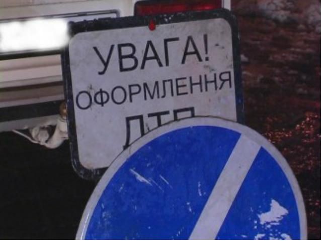 У Києві вже мертвий водій врізався у маршрутку (Фото)