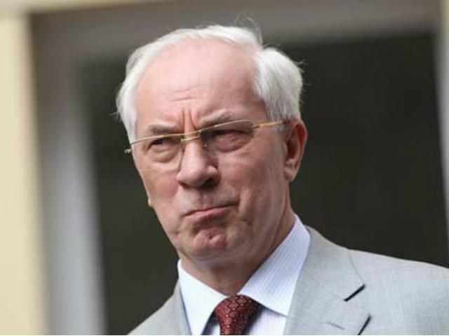 Азаров каже, що на науку виділять гроші і образився на пікет вчених Азаров каже, що на науку виділять гроші і образився на пікет вчених