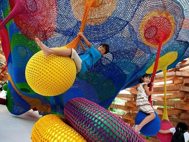 В Японии открыли вязаную детскую площадку (Фото) В Японии открыли вязаную детскую площадку (Фото)