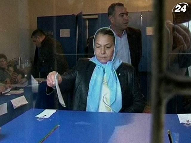 Румуни обирають новий склад парламенту та сенату Румуни обирають новий склад парламенту та сенату