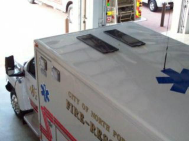 У Китаї автобус впав у воду. Загинуло 11 осіб У Китаї автобус впав у воду. Загинуло 11 осіб