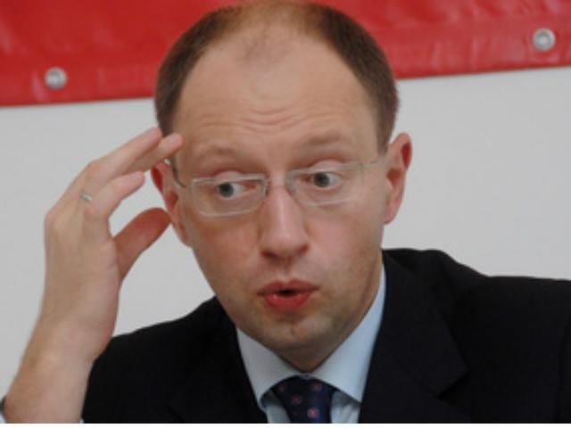 Яценюк визнав провину за те, що "тушки" потрапили у список Яценюк визнав провину за те, що "тушки" потрапили у список