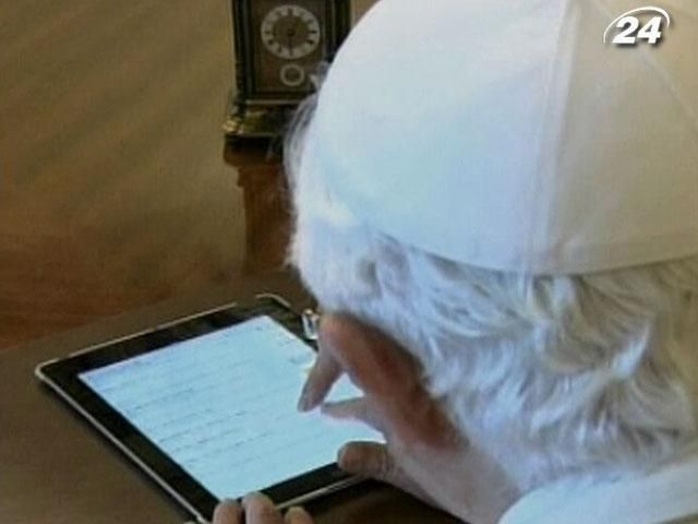 Бенедикт XVI написал первые сообщения в Twitter
