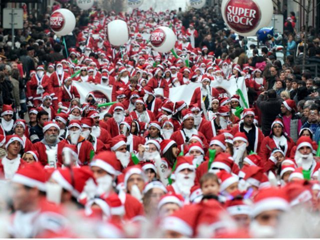 Санта Клауси з усього світу готуються до Різдвяних свят (Фото)