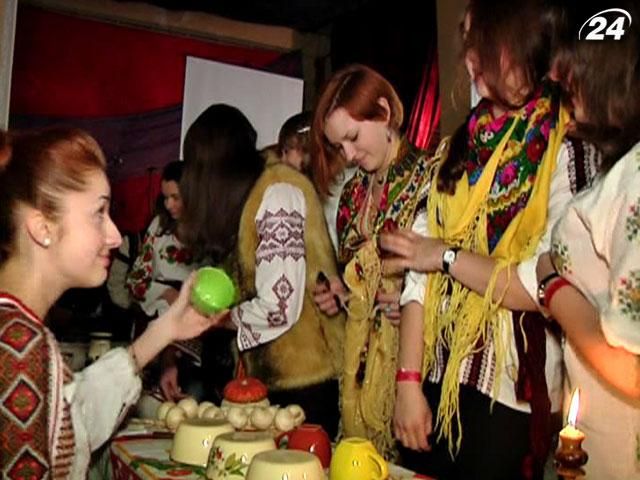 Львівська молодь розважалась на Андріївських вечорницях Львівська молодь розважалась на Андріївських вечорницях