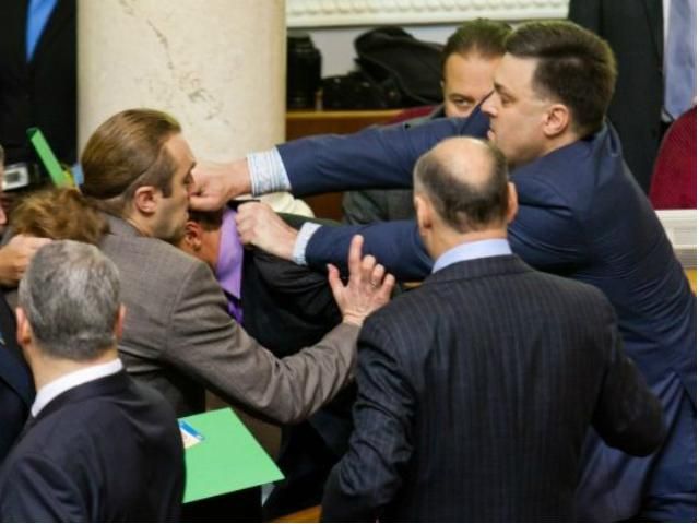 "Свобода" показала, як треба боротися з Партією регіонів, - експерт "Свобода" показала, як треба боротися з Партією регіонів, - експерт