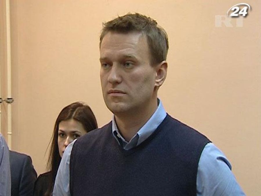 Навального обвиняют в краже почти 2 миллионов долларов Навального обвиняют в краже почти 2 миллионов долларов