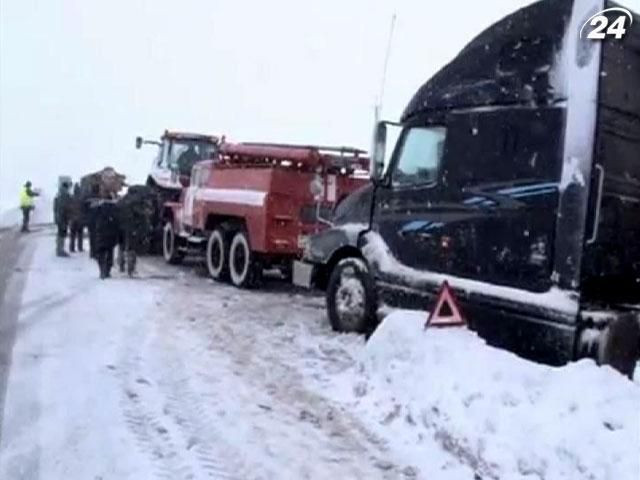 Масштабне ДТП зупинило рух на трасі Київ-Одеса