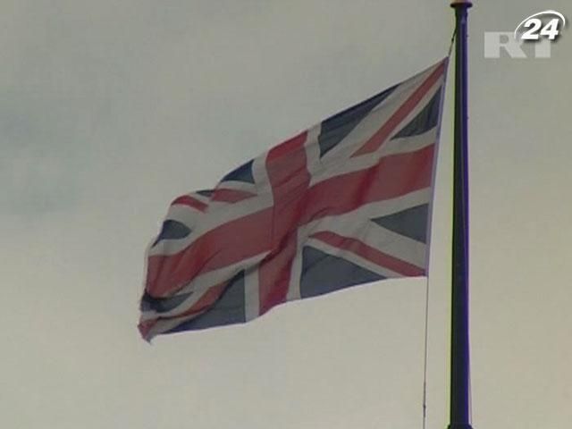 S&P ухудшило прогноз рейтинга Великобритании до негативного S&P ухудшило прогноз рейтинга Великобритании до негативного