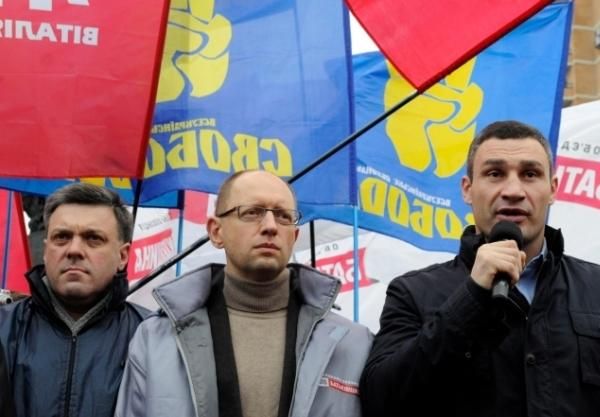 Оппозиция отказалась от предложения Азарова и назвала его доказательством беспомощности