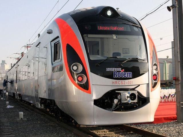 Швидкісний Hyundai знову спізнився аж на дві години Швидкісний Hyundai знову спізнився аж на дві години