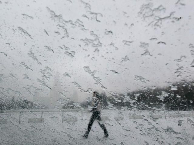 Почти 500 населенных пунктов Украины остались без света из-за непогоды Почти 500 населенных пунктов Украины остались без света из-за непогоды