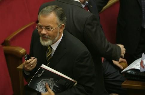 Оппозиция не будет позволять Табачнику выступать в парламенте