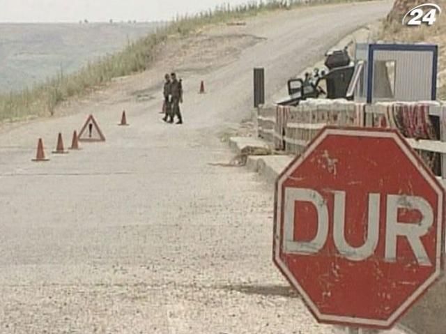 Греки побудували стіну на кордоні з Туреччиною Греки побудували стіну на кордоні з Туреччиною