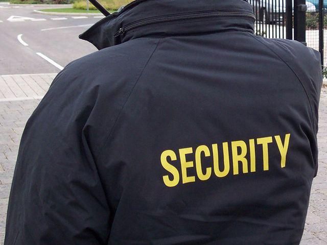 Львівський охоронець пояснив, чому вибив дитині зуби, – джерело Львівський охоронець пояснив, чому вибив дитині зуби, – джерело