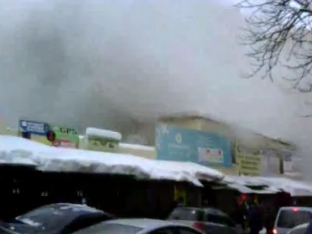 В Киеве горят "Караваевы дачи" (Видео) В Киеве горят "Караваевы дачи" (Видео)