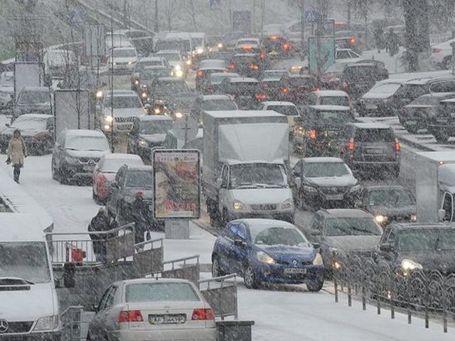 Затори у столиці сягнули 7-бального рівня Затори у столиці сягнули 7-бального рівня