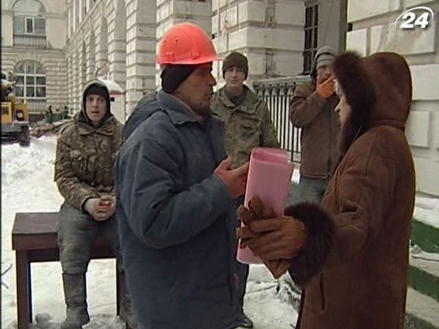 В милицию поступило 5 заявлений относительно драки в Гостином дворе В милицию поступило 5 заявлений относительно драки в Гостином дворе