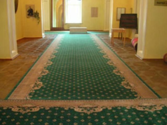 МЗС закупило розкішних килимів по 100 доларів за метр 
