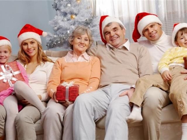 70% украинцев собираются встретить Новый год в кругу семьи 70% украинцев собираются встретить Новый год в кругу семьи