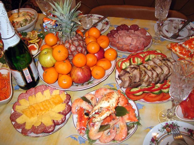 Каждый четвертый украинец готов потратить на новогодний стол - 500 гривен