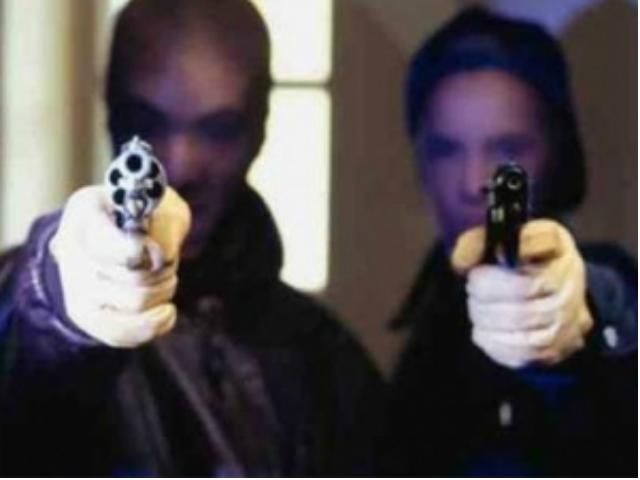 В Николаеве трое грабителей напали на банк В Николаеве трое грабителей напали на банк