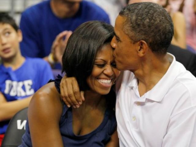 Обама з родиною святкуватиме Різдво на Гаваях Обама з родиною святкуватиме Різдво на Гаваях