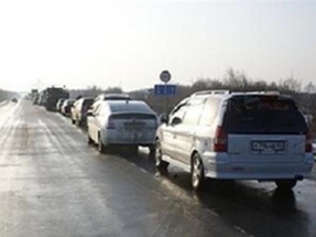 ДАІ просить водіїв бути особливо обережними: На Лівобережжі та в Криму снігопади ДАІ просить водіїв бути особливо обережними: На Лівобережжі та в Криму снігопади