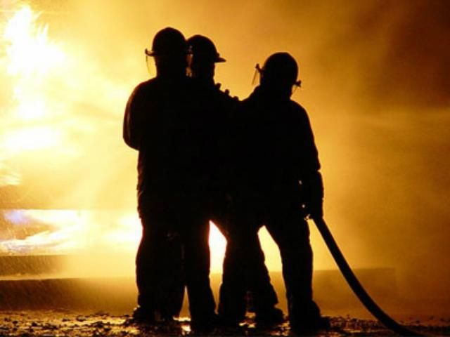 У центрі Сімферополя горів житловий будинок. Є жертви (Відео) У центрі Сімферополя горів житловий будинок. Є жертви (Відео)