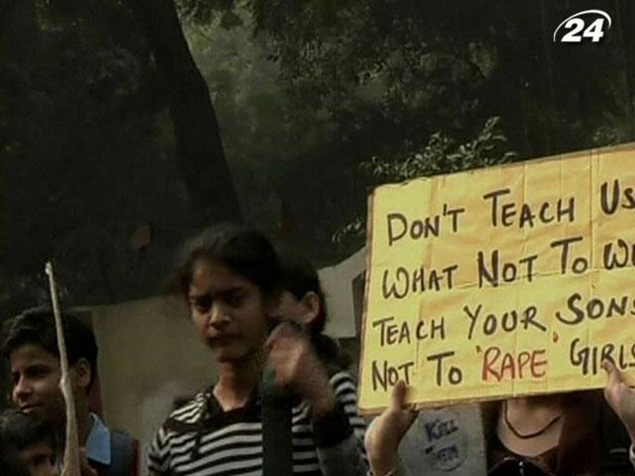 Десятки тысяч индийцев требуют смерти для насильников