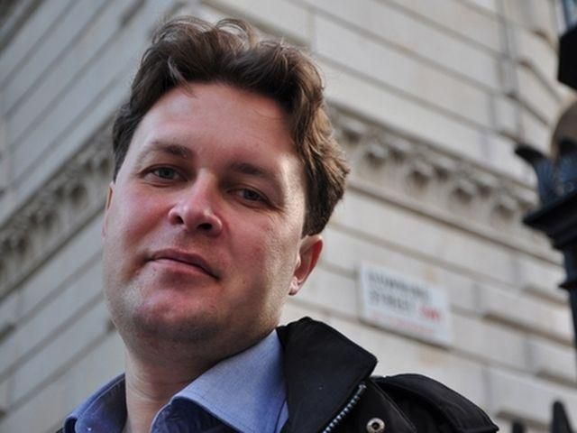 Новий Кабмін - "новорічна ялинка", - експерт Новий Кабмін - "новорічна ялинка", - експерт