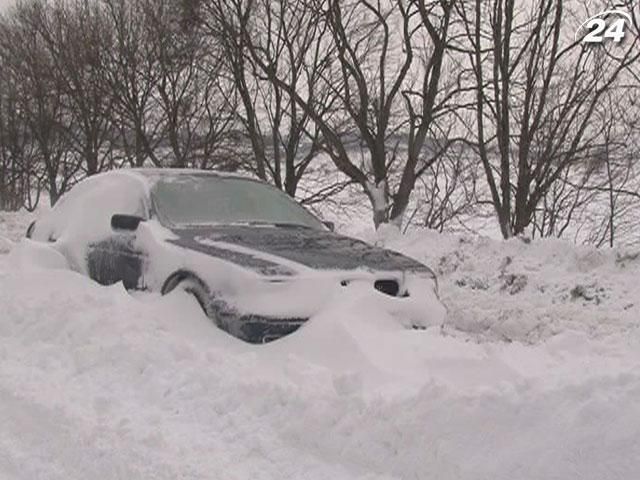 Минулої доби з снігових заметів витягли 400 авто
