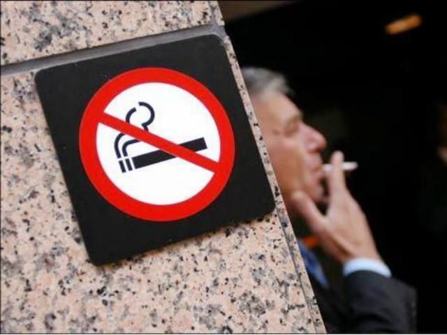 В ВР продолжают курить, несмотря на запрет
