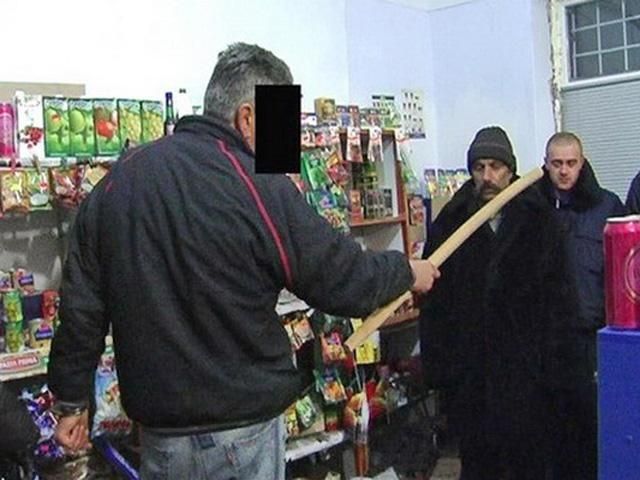 Мужчина убил беременную мать двоих детей за бутылку пива (Фото) Мужчина убил беременную мать двоих детей за бутылку пива (Фото)