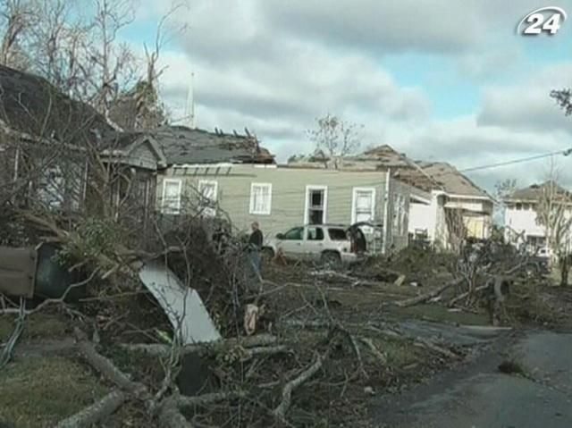 На США обрушився потужний снігопад і відбулося понад 30 торнадо На США обрушився потужний снігопад і відбулося понад 30 торнадо