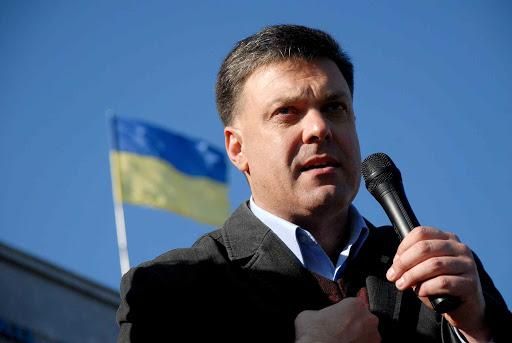 У свідоцтвах про народження Тягнибок хоче бачити національність батьків У свідоцтвах про народження Тягнибок хоче бачити національність батьків