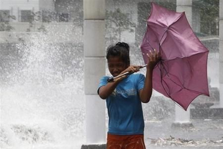 На Філіппінах тропічний шторм забрав шість життів