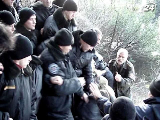 Жители Ялты кулаками защищают землю от застройщиков
