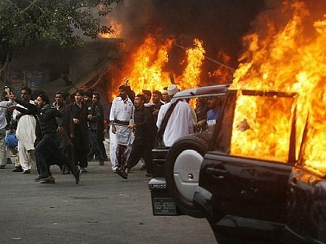 От взрыва в Пакистане погибли 67 человек