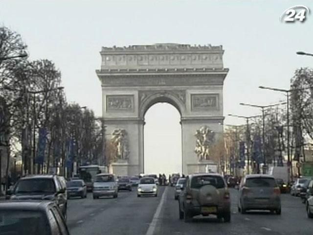 Правительство Франции через год снова попытается ввести налог для богатых Правительство Франции через год снова попытается ввести налог для богатых